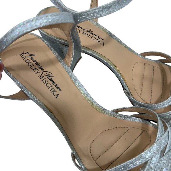 Badgley Mischka Silver Glitter Block Heel Dress Sandals Womens SZ 8 Ankle Strap - Picture 4 of 16